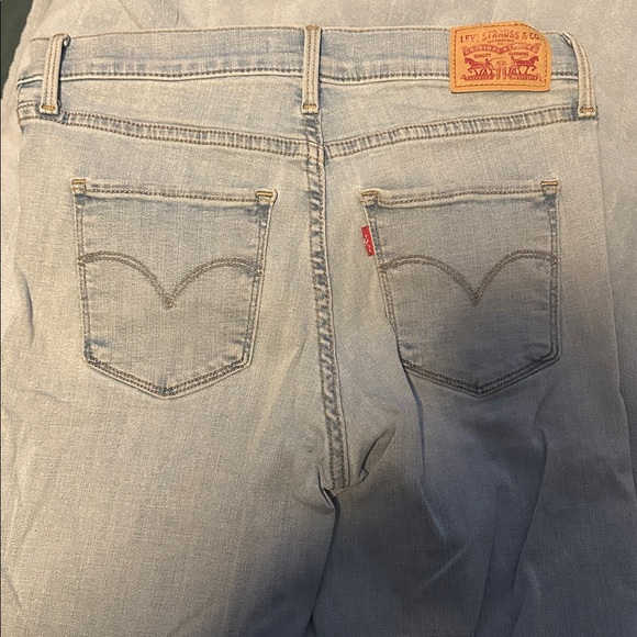 Levi's 314 Shaping Straight Jeans in Light Blue - Picture 2 of 4